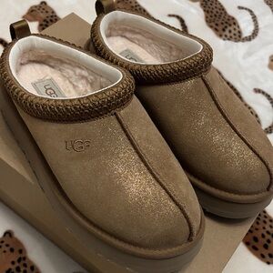 UGG Women's Sparkle Tan Slippers (NEW)